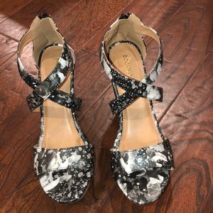 NWOT, Sociology summer wedges